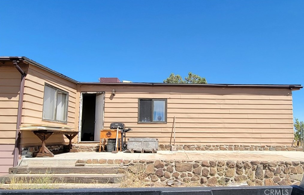 12212 Guyon Ln, Tehachapi, CA 93561