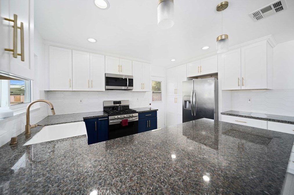 2030 Estrella Ct, Palmdale, CA 93550-6277