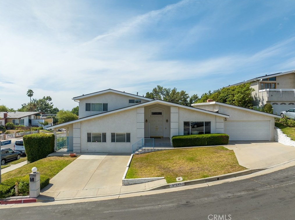 17240 Daemas Pl, San Fernando, CA 91344-1518