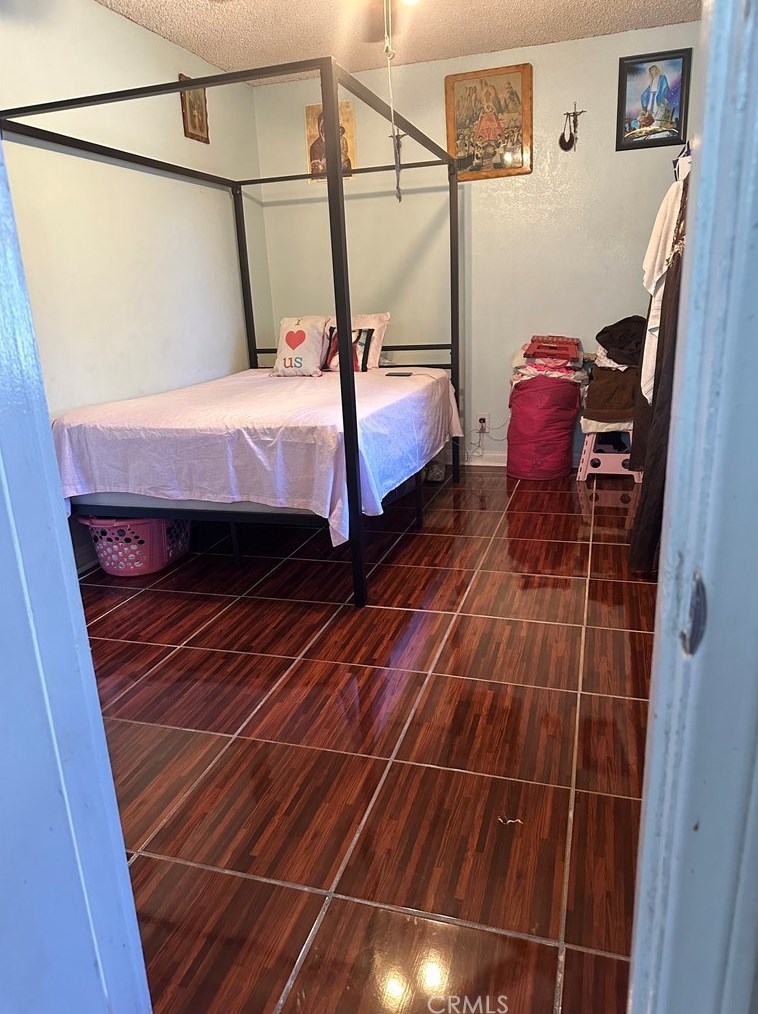 12978 Kagel Cyn St, Los Angeles CA  91331-3213 exterior