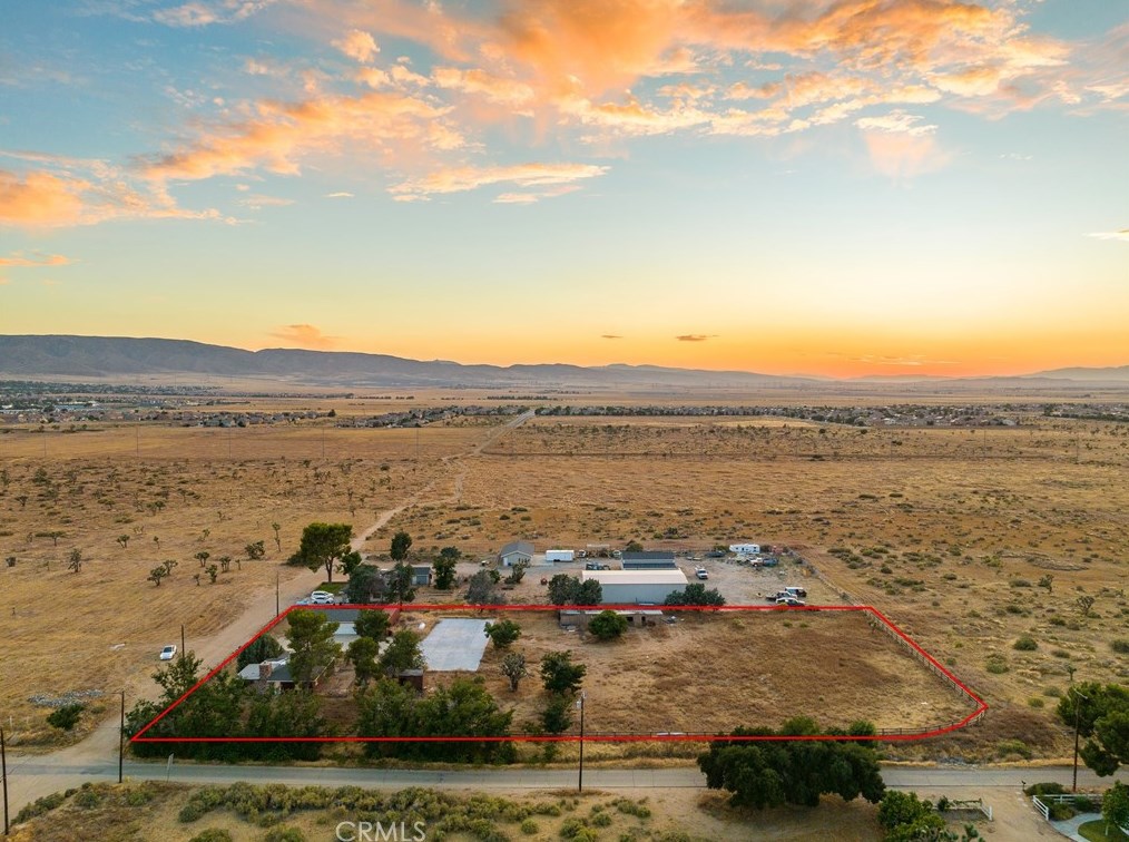 43203 52nd St, Lancaster, CA 93536