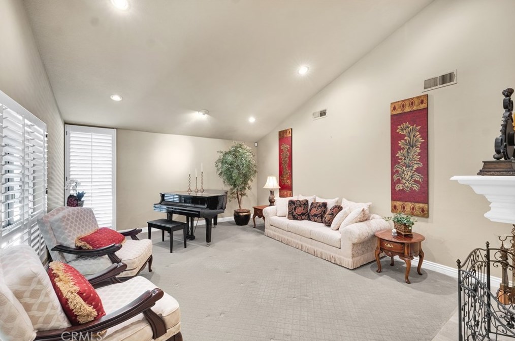 4338 Deerpark Ct, Thousand Oaks CA 91361-4512 exterior