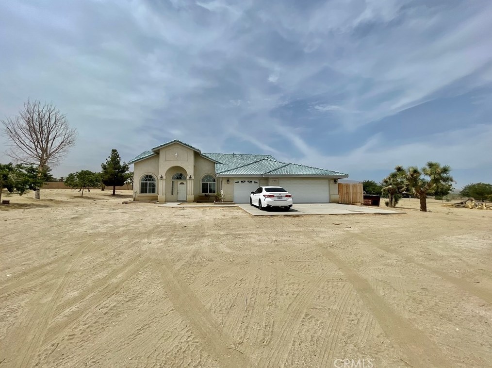 11124 Pine Tree Rd, Pinon Hills, CA 92372