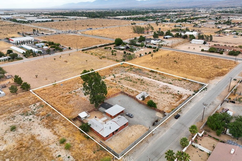 40458 12th St, Palmdale, CA 93551-2033