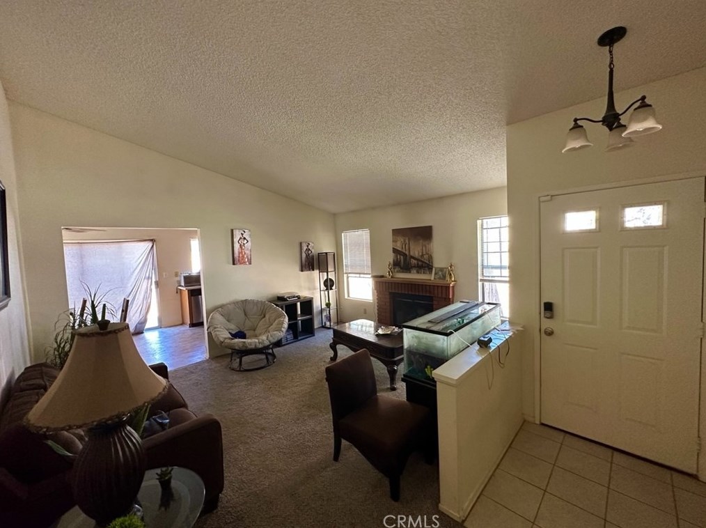2821 Fairfield Ave, Palmdale, CA 93550