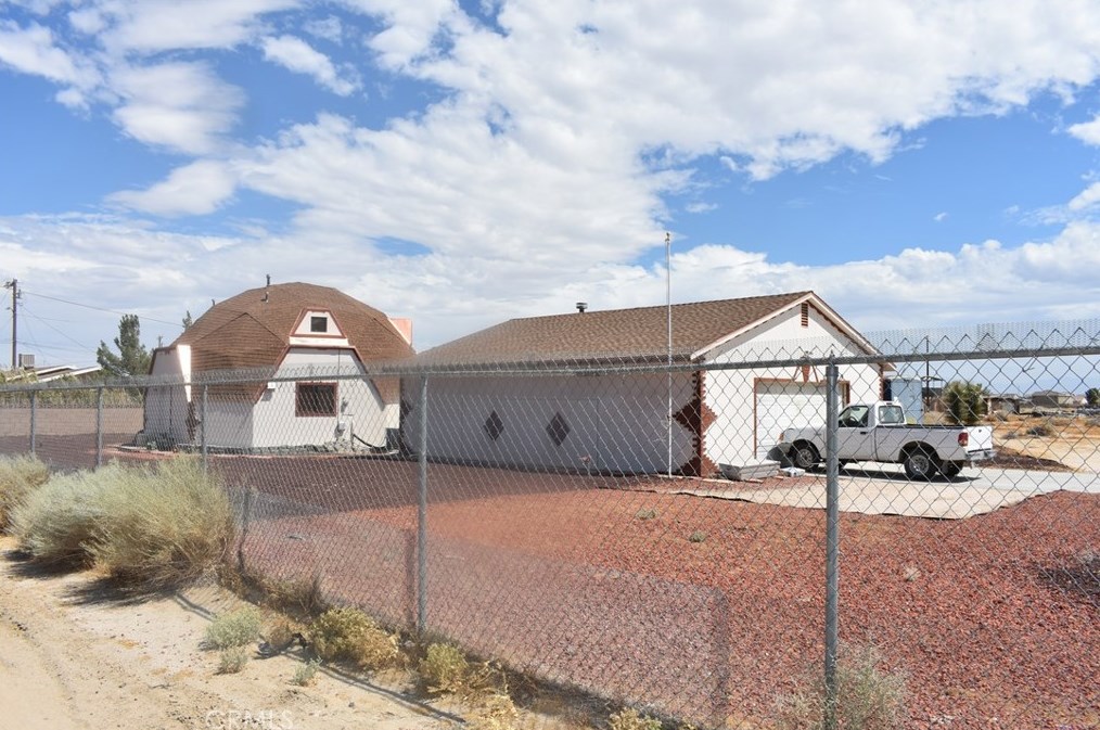 2912 Poplar St, Tropico Village, CA 93560-6482