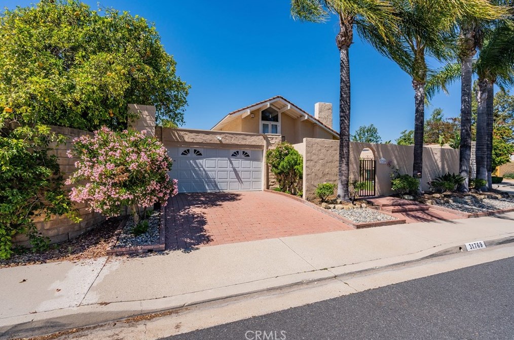 31769 Bedfordhurst Ct, Thousand Oaks, CA 91361-4104