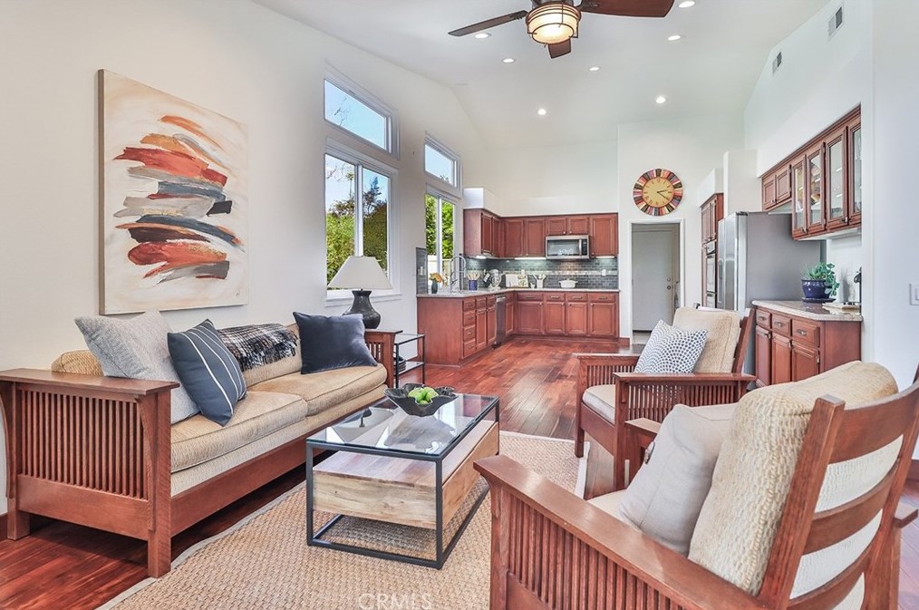 1649 Meadowglen Ct, Thousand Oaks CA  91320-3470 exterior