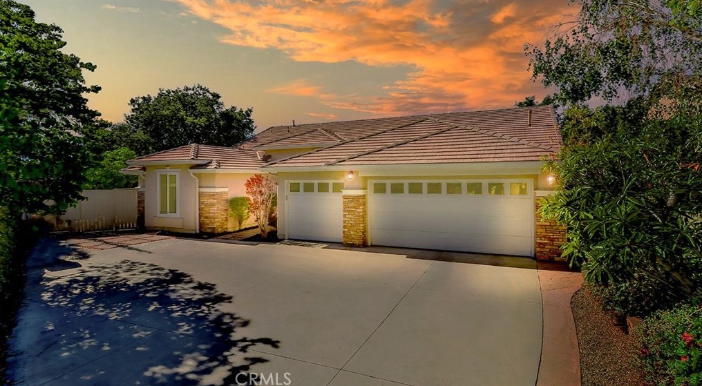 1649 Meadowglen Ct, Thousand Oaks CA  91320-3470 exterior