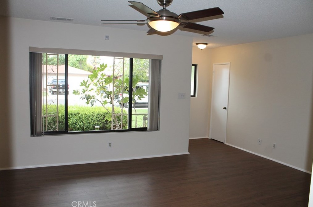 627 Wright St, Hemet, CA 92543-7179