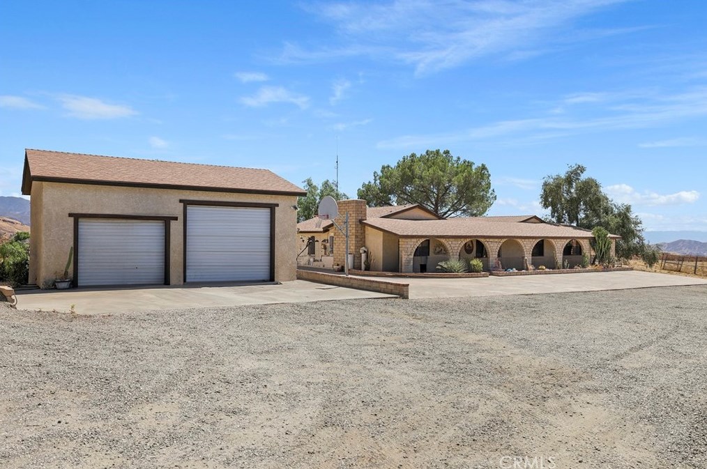 32569 Cidar Ave, Santa Clarita, CA 91390