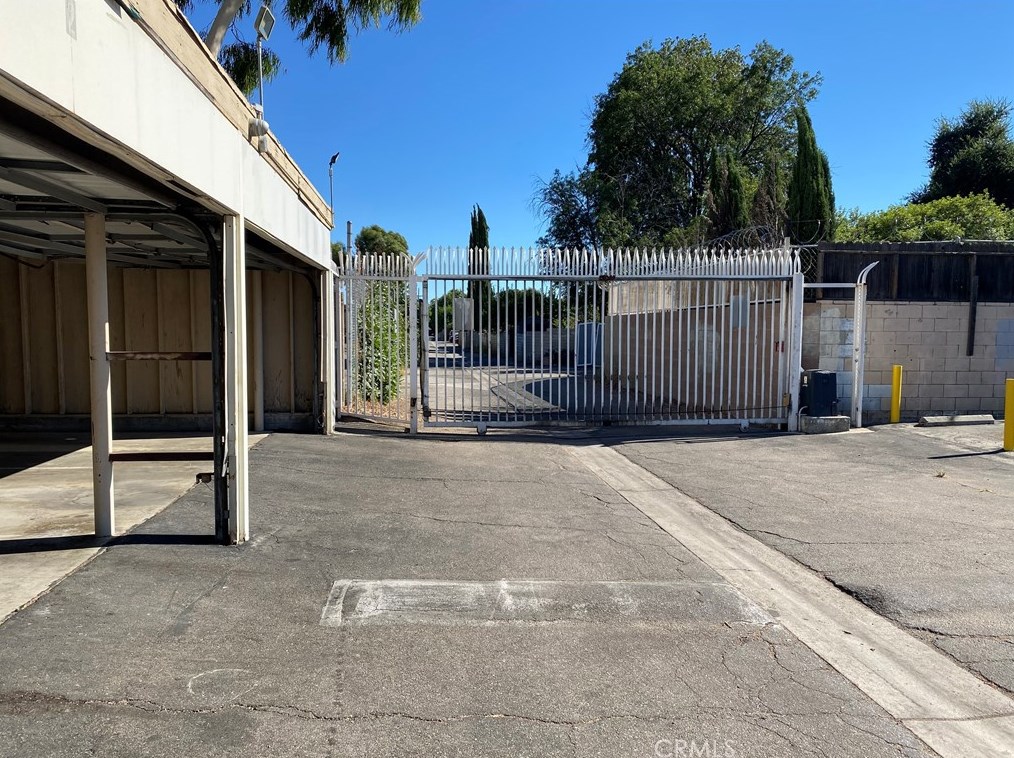 10065 De Soto Ave, Chatsworth CA  91311-3146 exterior