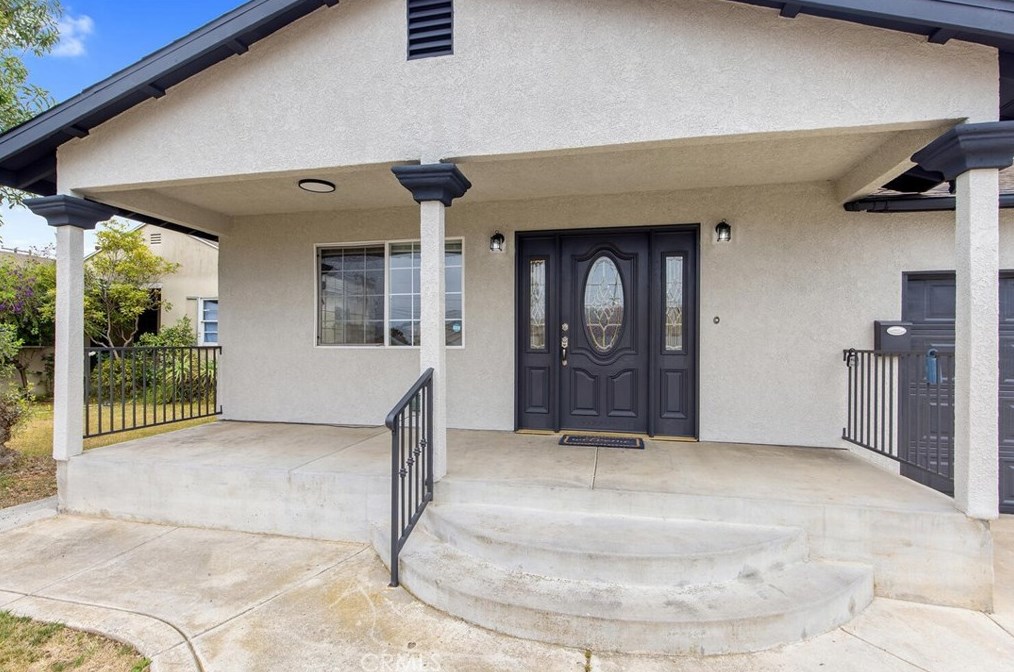 602 Clara St, Naval Base Ventura County, CA 93041-2814