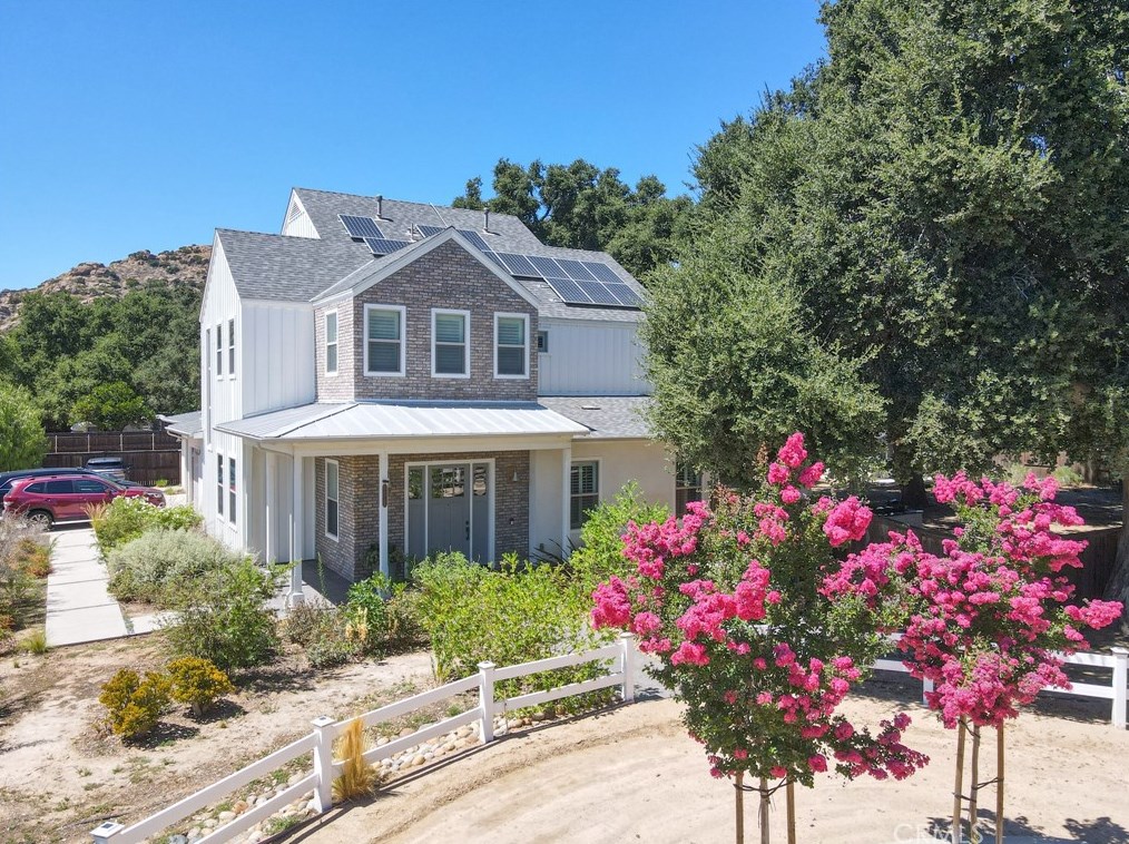 22021 Tulsa St, Chatsworth, CA 91311