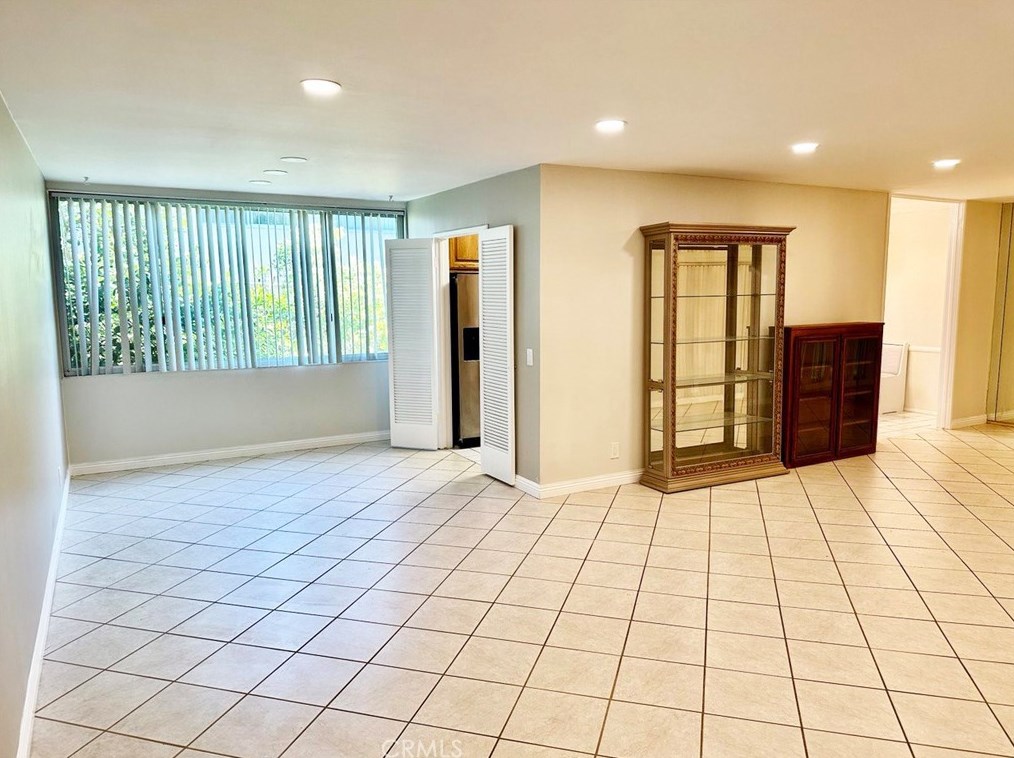 5301 Balboa Blvd #d-3, Van Nuys, CA 91316