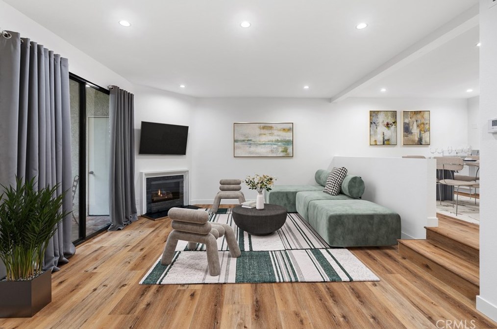 606 Wilcox Ave, Los Angeles, CA 90004-1113