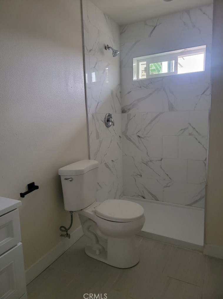 9251 E Q4 Ave, Juniper Hills, CA 93543