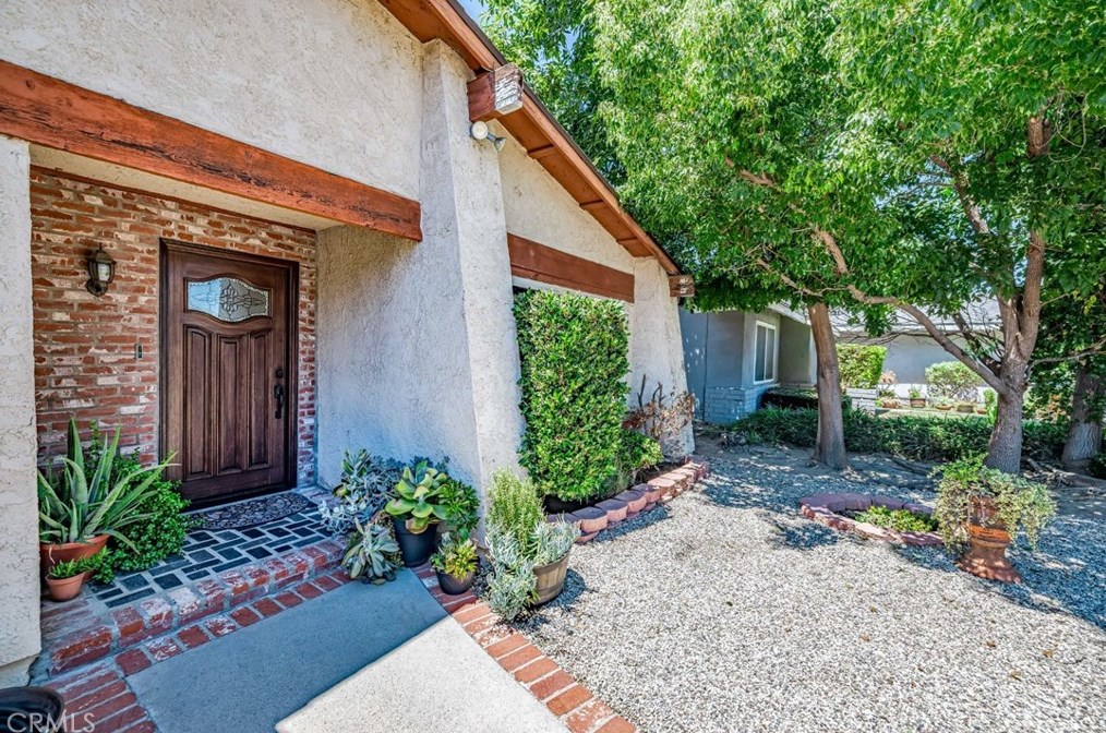 10529 Jordan Ave, Chatsworth, CA 91311