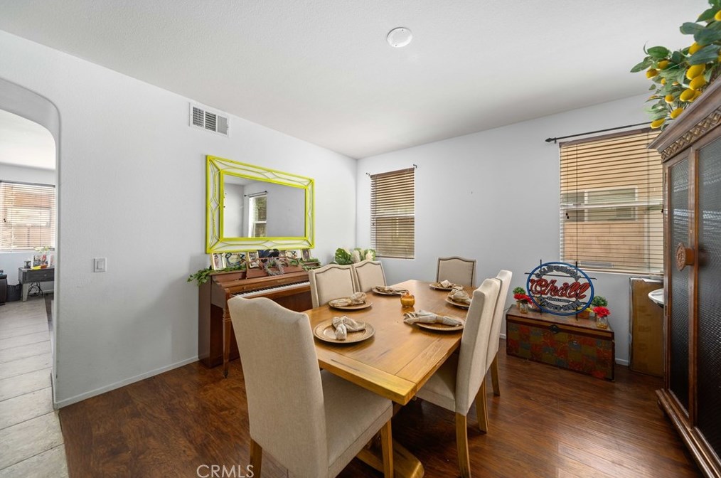 44116 Raven Ln, Lancaster, CA 93536