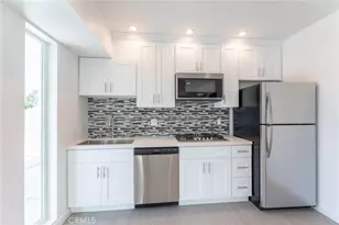 6845 Haskell Ave, Lake Balboa, CA 91406 - Photo 14