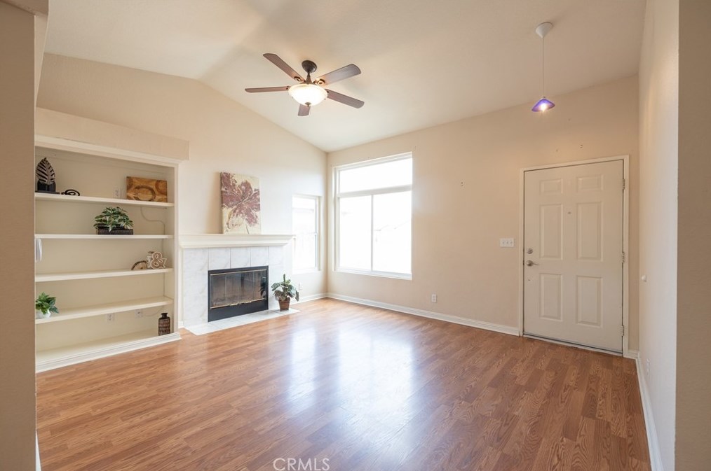 2121 Candlebush Ct, Tropico Village, CA 93560-5926