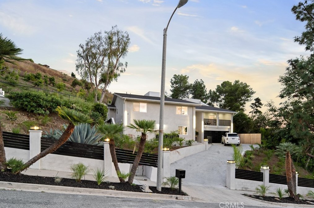 2130 Sapra St, Thousand Oaks, CA 91362-1920