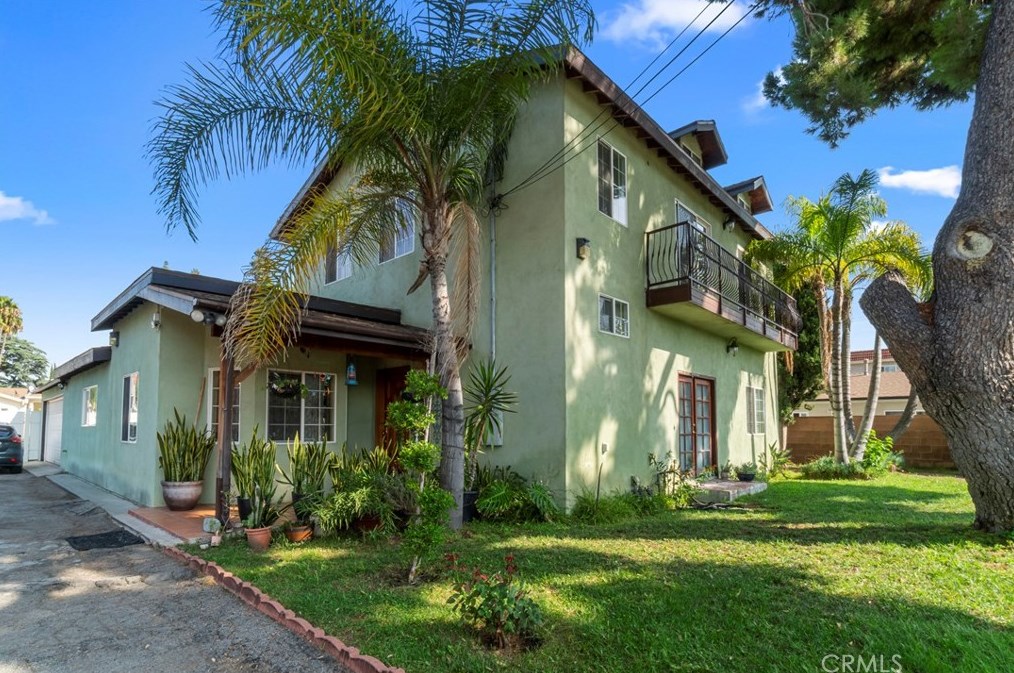6828 Longridge Ave, North Hollywood, CA 91605-4740