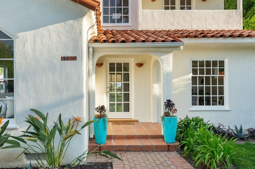 11028 Blix St, North Hollywood, CA 91602