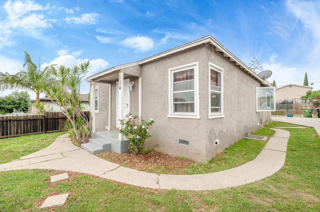 134 113th St, Los Angeles, CA 90061-1910