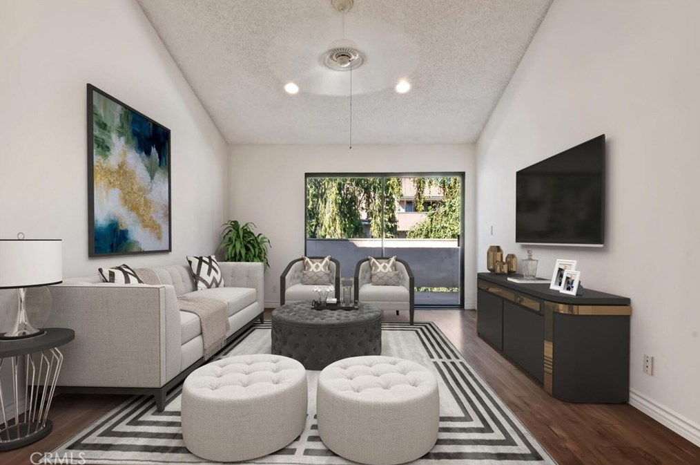 2049 Wheelwright Ln, Thousand Oaks, CA 91320-2393