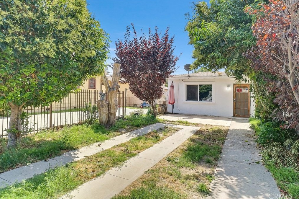 2116 113th St, Los Angeles, CA 90059-2034