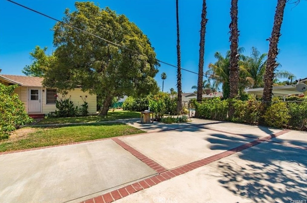 13614 Hart St, Van Nuys, CA 91405