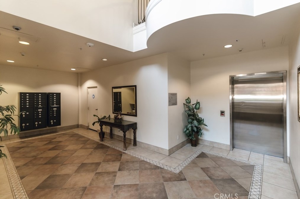 4601 Coldwater Canyon Ave #106, North Hollywood, CA 91604