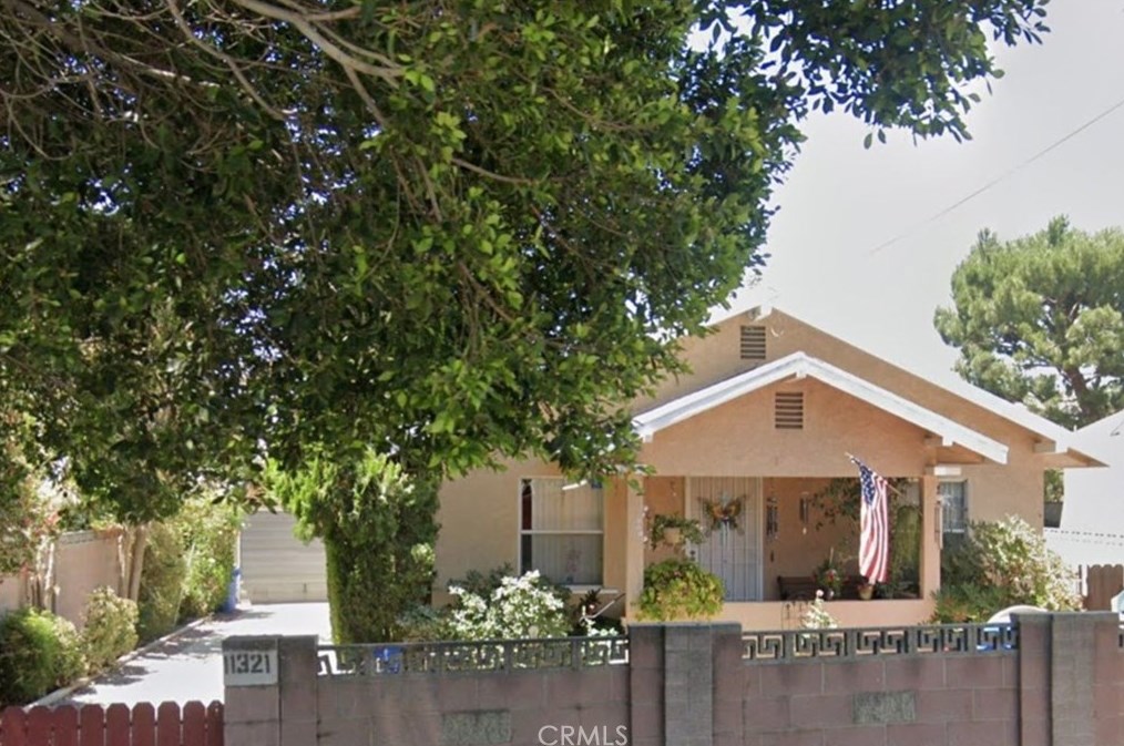 11321 Tamarack Ave, San Fernando, CA 91340-3825