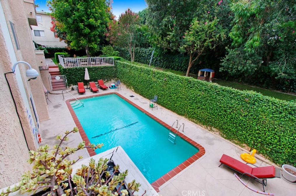 5139 Balboa Blvd, Van Nuys CA  91316-3431 exterior