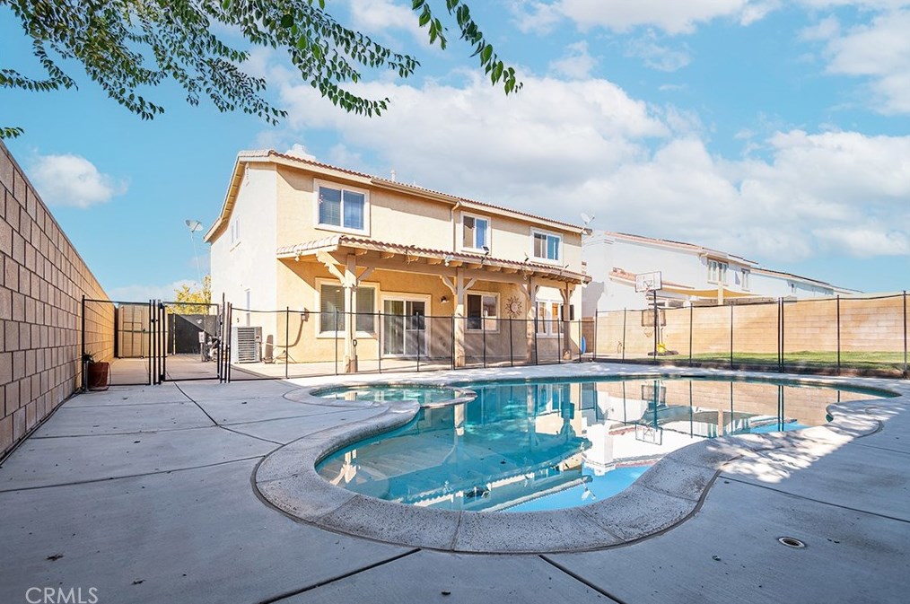 3740 Southview Ct, Palmdale, CA 93550-8397
