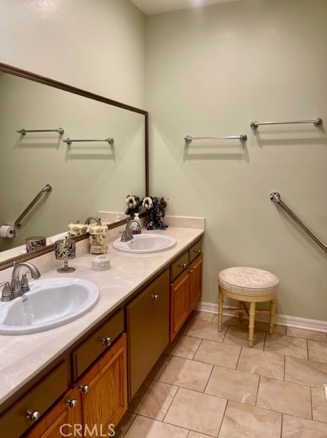 970 Newbury Rd, Thousand Oaks CA 91320-6434 exterior