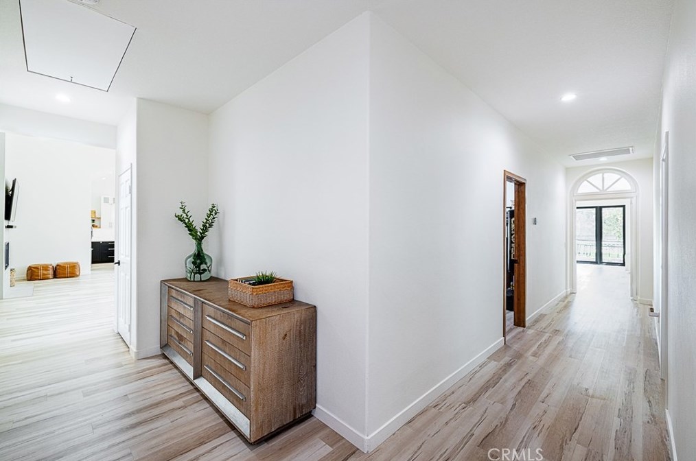 32904 Denver Springs Dr, Thousand Oaks CA  91361-5575 exterior