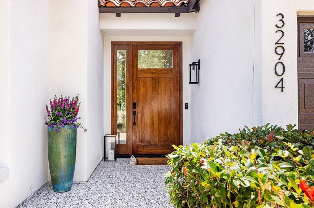 32904 Denver Springs Dr, Thousand Oaks CA  91361-5575 exterior