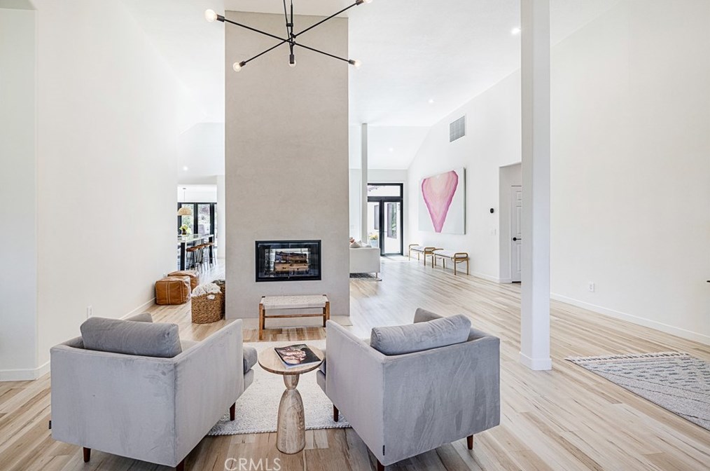 32904 Denver Springs Dr, Thousand Oaks CA  91361-5575 exterior