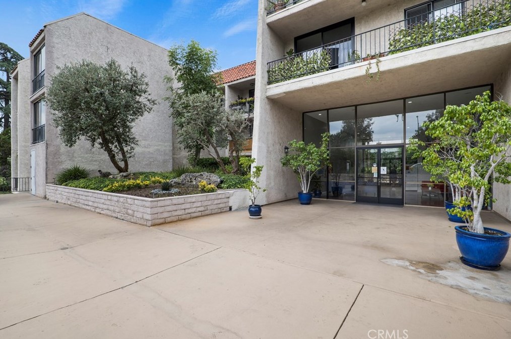 1401 Valley View Rd #225, Glendale, CA 91202