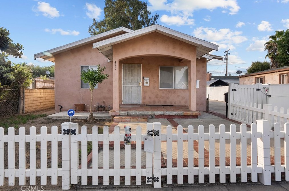 423 Harps St, San Fernando, CA 91340-2362