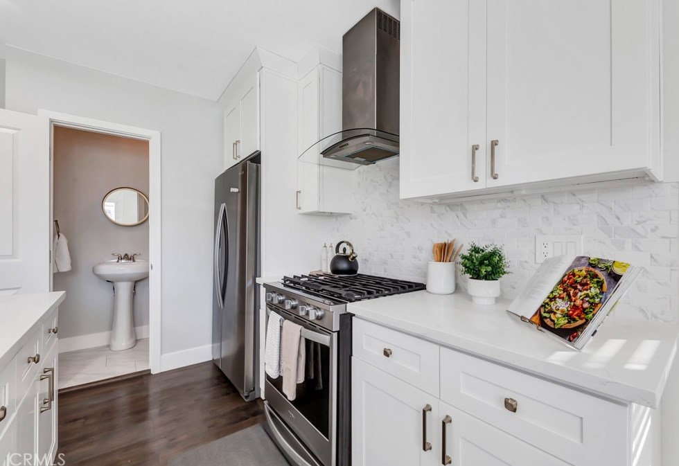 4344 59th Pl, Los Angeles CA  90043-3425 exterior