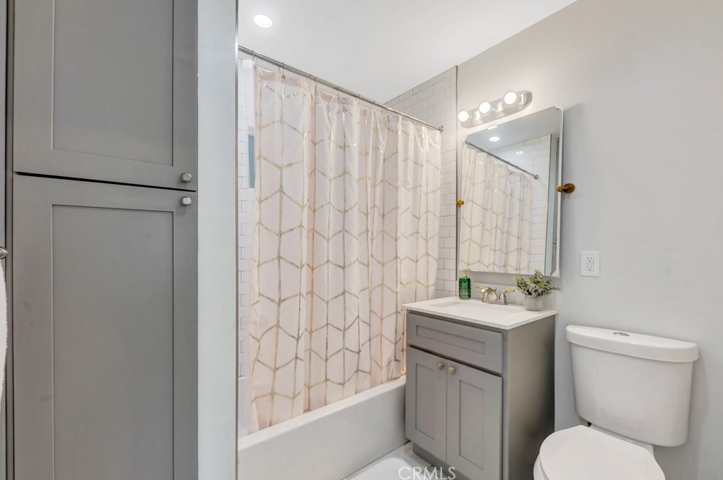 4344 59th Pl, Los Angeles CA  90043-3425 exterior