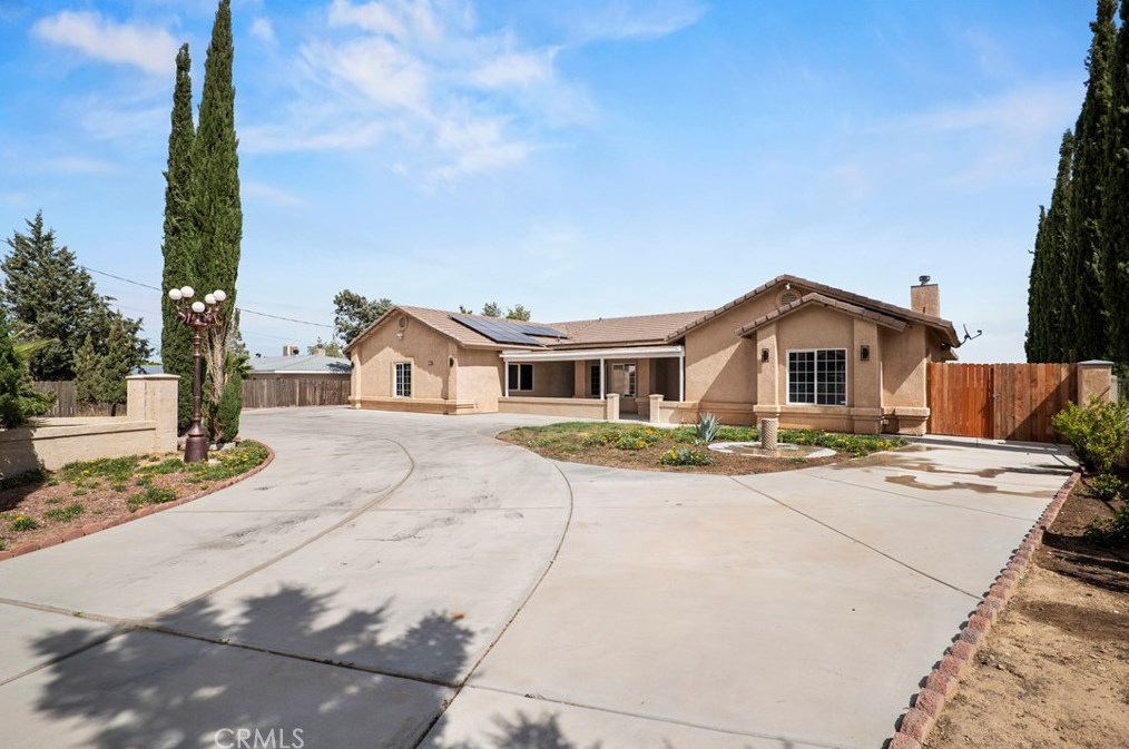 11121 Pinon Ave, Hesperia, CA 92345-2257