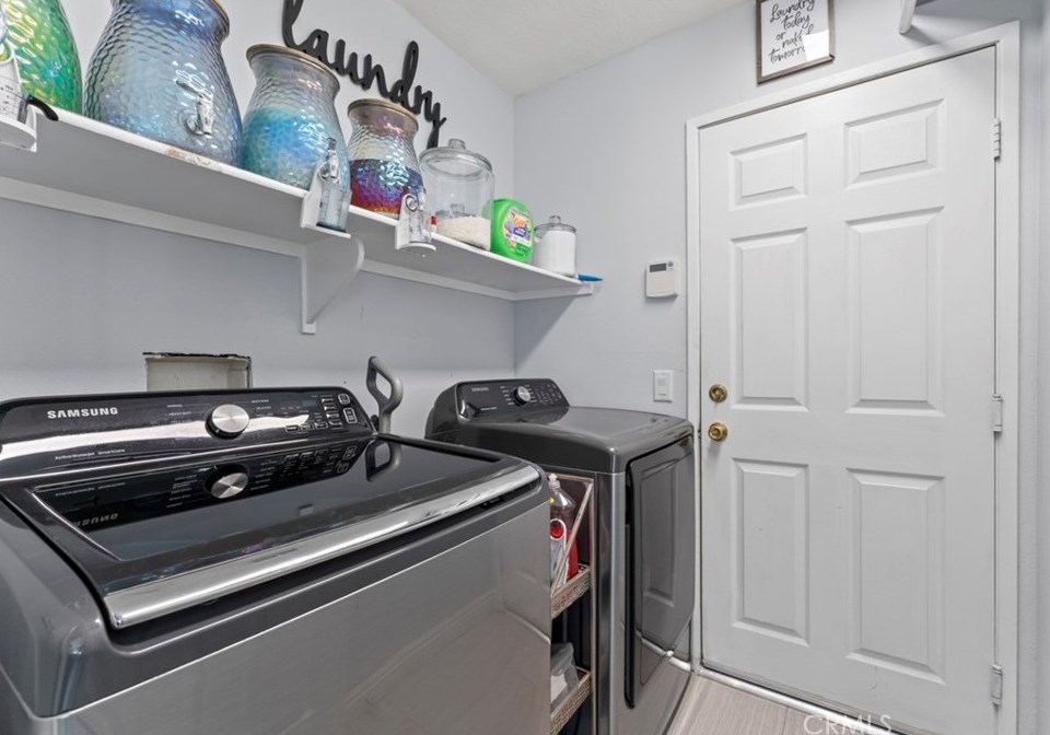 37502 Park Forest Ct, Palmdale CA  93552-4645 exterior