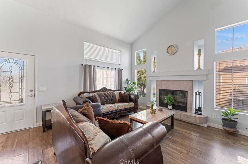 37502 Park Forest Ct, Palmdale CA  93552-4645 exterior