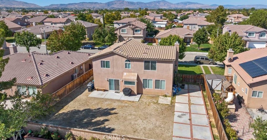 37502 Park Forest Ct, Palmdale CA  93552-4645 exterior