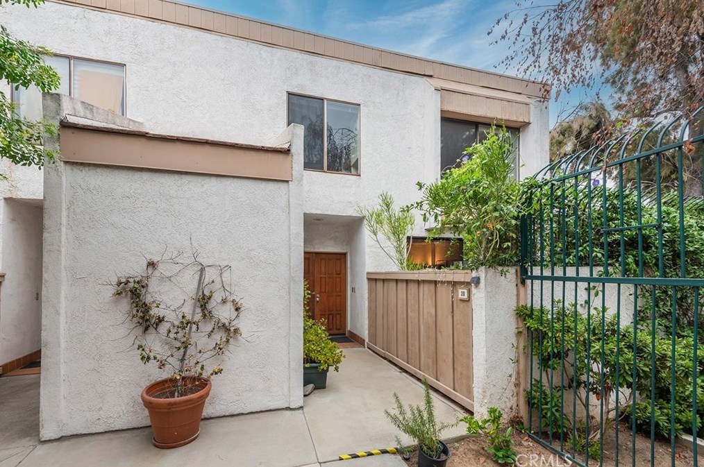 5533 Edward E Horton Ln #20, Van Nuys, CA 91316