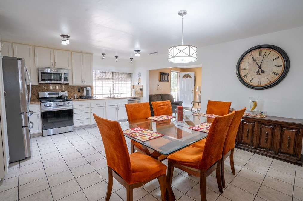 10724 De Haven Ave, Los Angeles CA  91331-2007 exterior